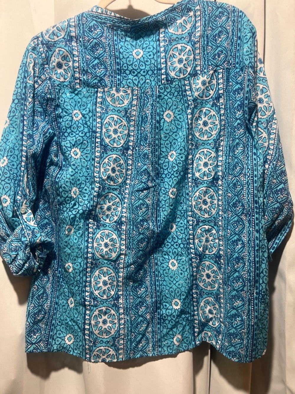 French Curve Blue Boho Medallion Print Blouse Size Large Lightweight - Picture 4 of 5